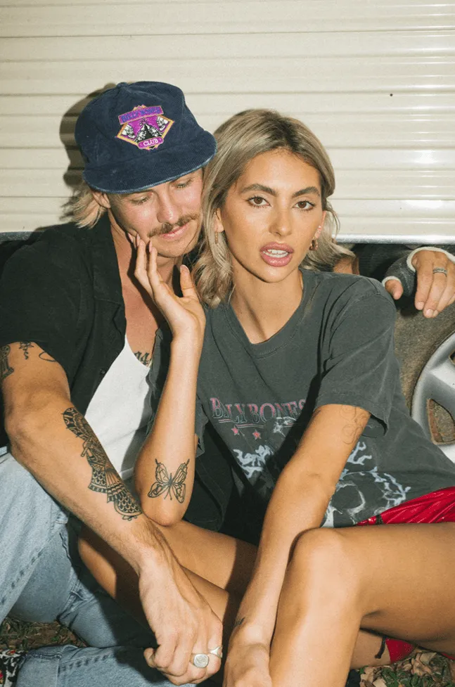 BILLY BONES CLUB DOWN WITH DEMONS UNISEX TEE - WASHED BLACK