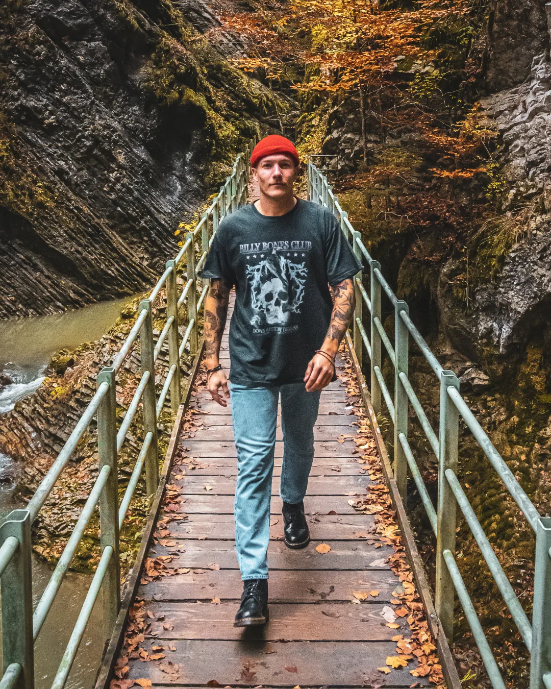 BILLY BONES CLUB DOWN WITH DEMONS UNISEX TEE - WASHED BLACK