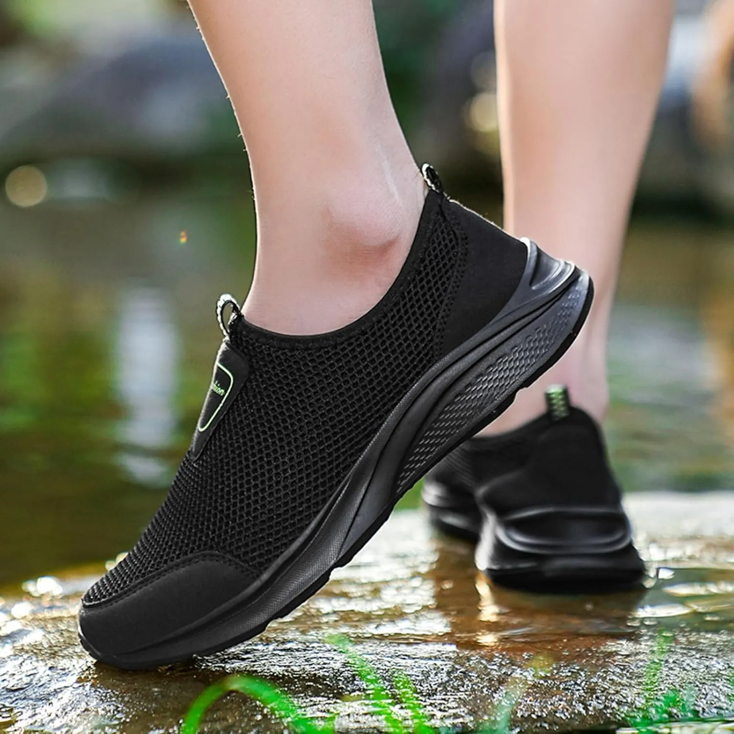 Men's Hollow Mesh Sports Shoes Fashionable Breathable Walking Shoes Comfortable Barefoot Minimalist Shoe