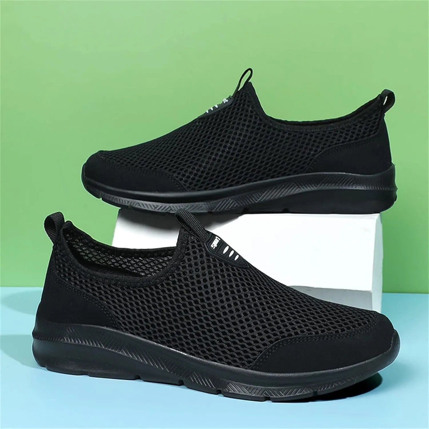 Men's Running Shoes Comfortable Lightweight Breathable Walking Shoes Mesh Workout Casual Sports Shoes