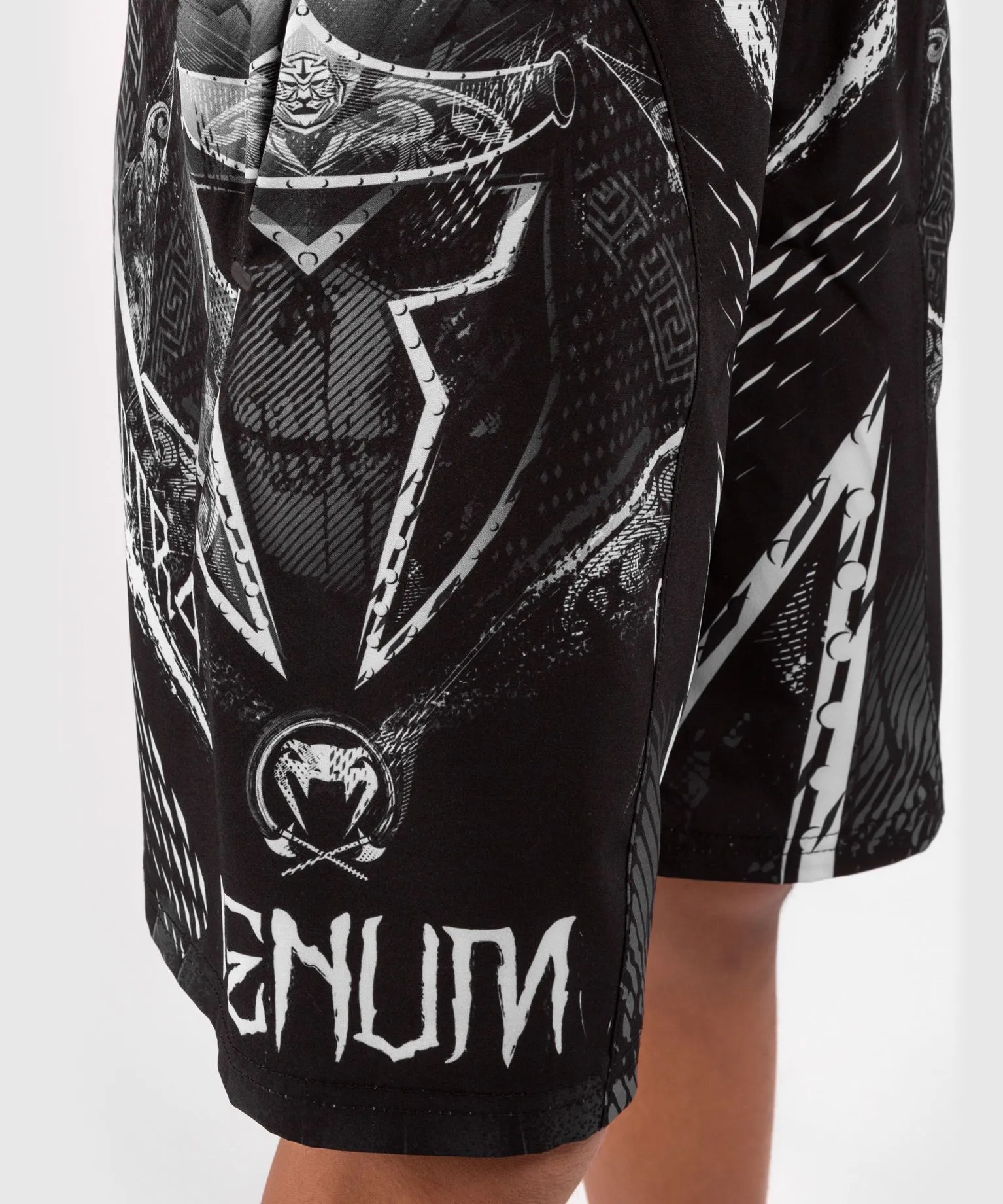MMA Shorts - til brn - Venum - 'GLDTR 4.0' - Sort-Hvid